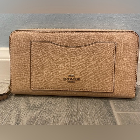 Coach Handbags - Coach Wallet
